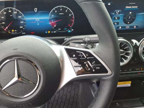 Certified 2026 Mercedes-Benz GLB 250 4MATIC image 21