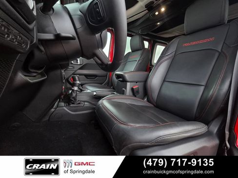 Used 2025 Jeep Wrangler Unlimited Rubicon AWD/4WD image 23