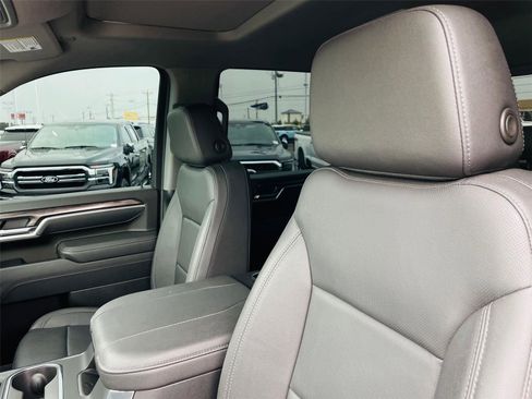 Used 2025 Chevrolet Silverado 2500 LTZ w/ Trail Boss Package AWD/4WD image 11