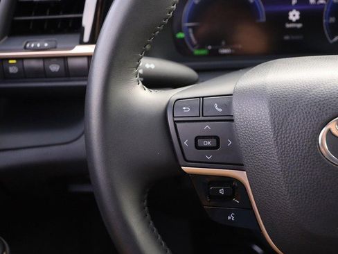 Used 2023 Toyota Crown image 11