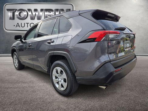 Used 2021 Toyota RAV4 LE image 6