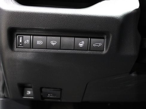 Used 2022 Toyota RAV4 SE w/ Weather & Moonroof Package AWD/4WD image 25