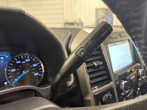 Used 2019 Ford F250 Lariat w/ Chrome Package image 21