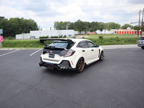 Used 2018 Honda Civic Type R image 11