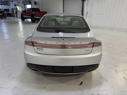 Used 2019 Lincoln MKZ Premiere image 4