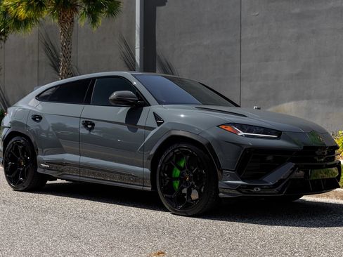Used 2023 Lamborghini Urus Performante AWD/4WD image 24
