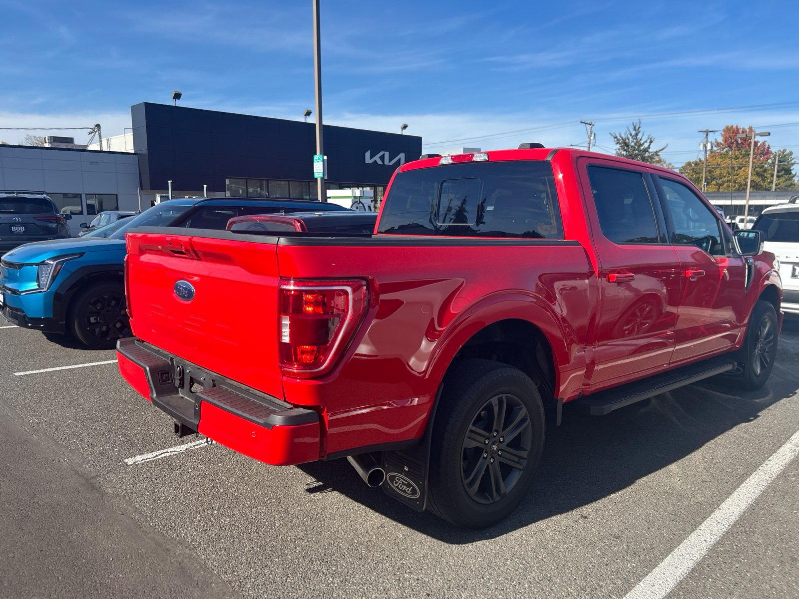 Used 2022 Ford F150 XLT w/ Equipment Group 302A High AWD/4WD image 3