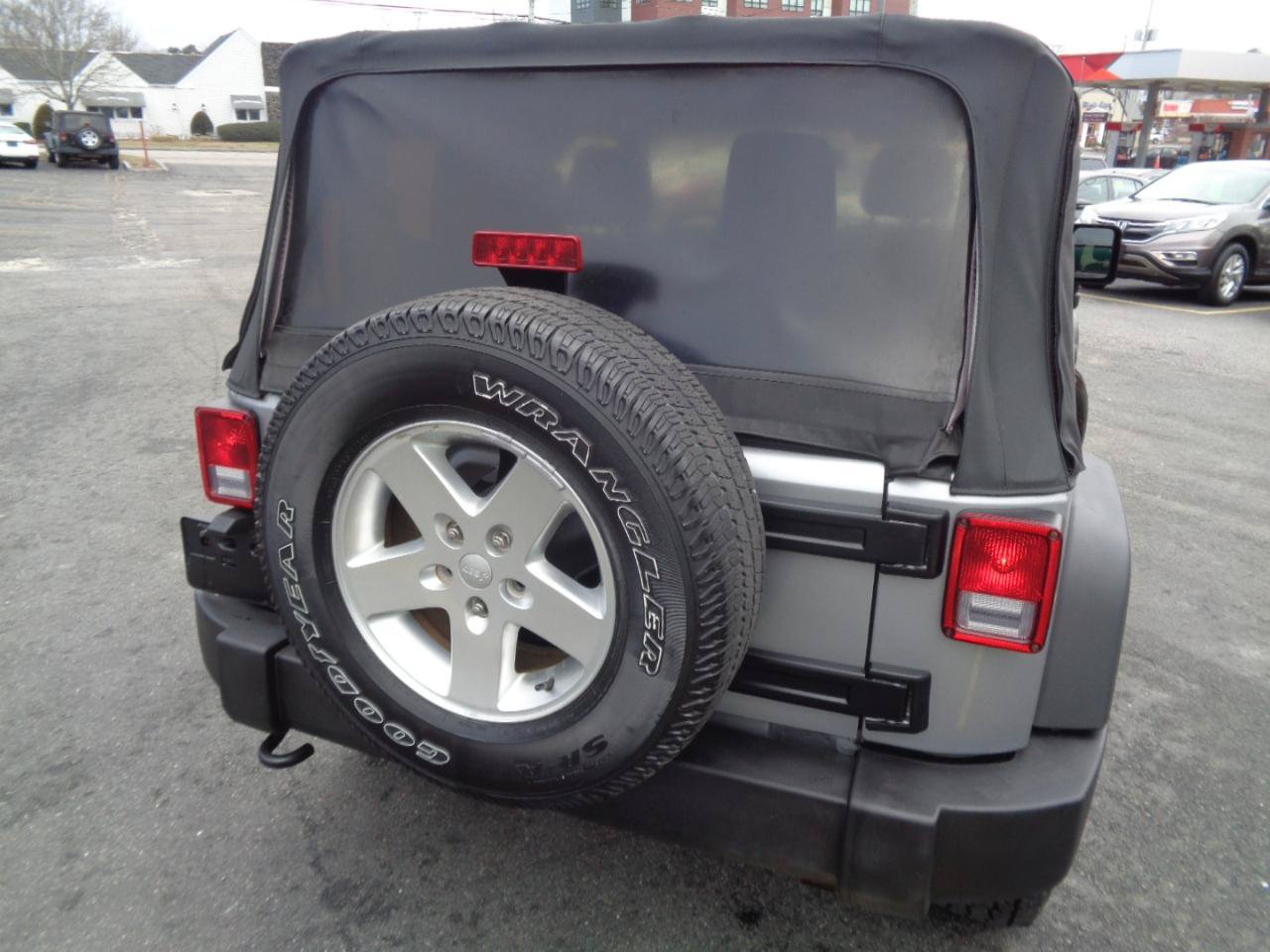 Used 2015 Jeep Wrangler Sport w/ Quick Order Package 24S AWD/4WD image 19