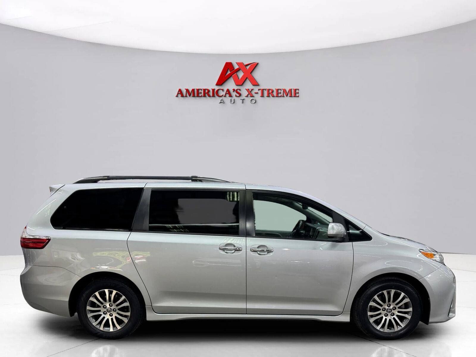 Used 2020 Toyota Sienna XLE Premium FWD image 8