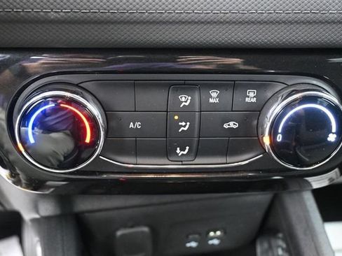 Used 2025 Chevrolet TrailBlazer LT AWD/4WD image 12
