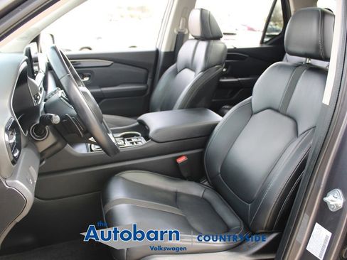 Used 2023 Honda Pilot Touring image 7