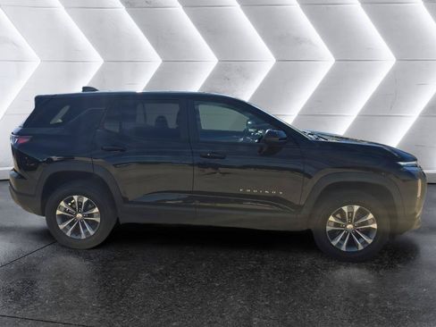 Used 2025 Chevrolet Equinox LT FWD image 4