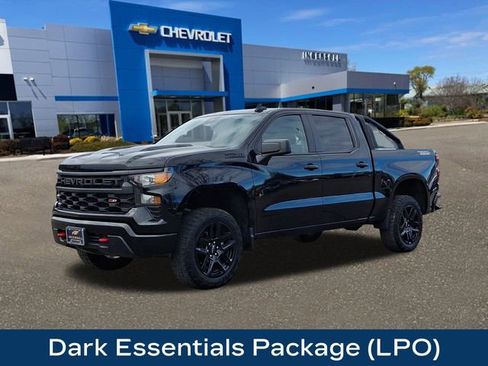 Used 2024 Chevrolet Silverado 1500 Custom Trail Boss w/ LPO, Dark Essentials Package image 4