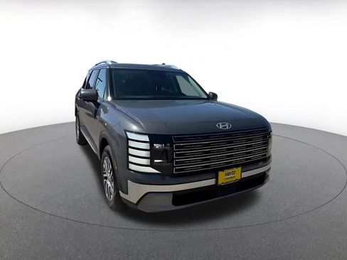 Used 2026 Hyundai Palisade SEL FWD image 3