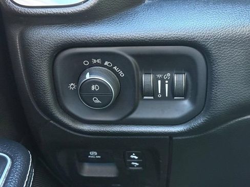 Used 2021 RAM 1500 Laramie AWD/4WD image 28