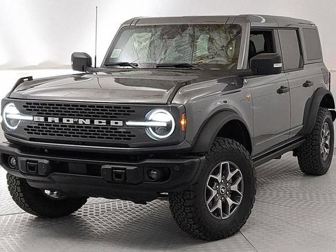 Certified 2025 Ford Bronco Badlands AWD/4WD image 6