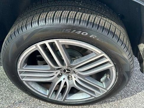 Used 2025 Mercedes-Benz GLS 450 4MATIC image 17