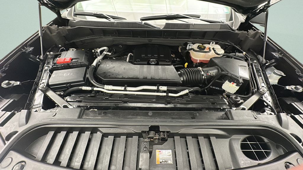 Used 2024 Chevrolet Silverado 1500 LT AWD/4WD image 23