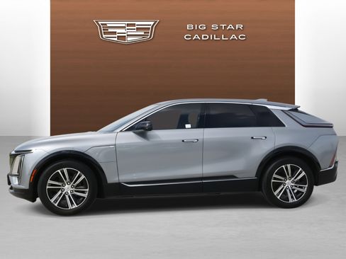 Used 2024 Cadillac Lyriq Luxury image 2