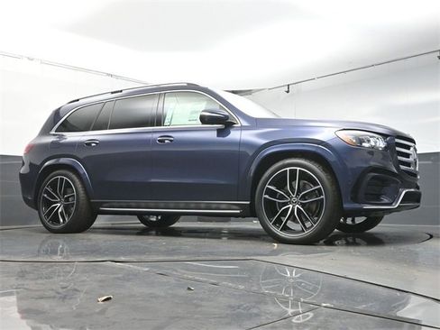 New 2026 Mercedes-Benz GLS 450 4MATIC image 41