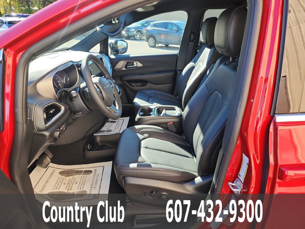 New 2027 Chrysler Pacifica Select AWD/4WD image 11