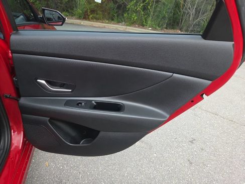 Used 2021 Hyundai Elantra SEL FWD image 33