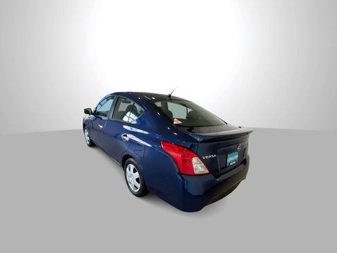 Used 2019 Nissan Versa SV image 6