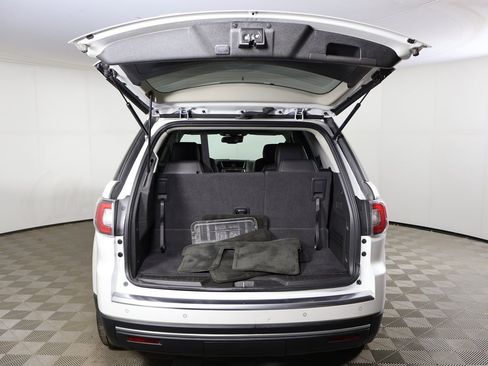 Used 2017 GMC Acadia Limited SLT image 17