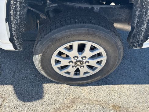 Used 2024 Toyota Tacoma SR5 image 19