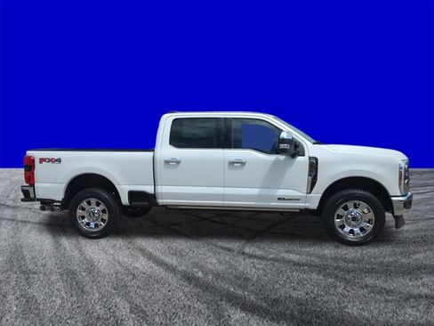 New 2026 Ford F250 4x4 Crew Cab Super Duty image 3