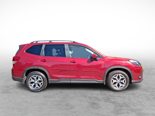 Used 2022 Subaru Forester Premium AWD/4WD image 7