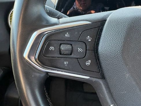 Used 2024 Chevrolet Trax ACTIV w/ Sunroof Package FWD image 13