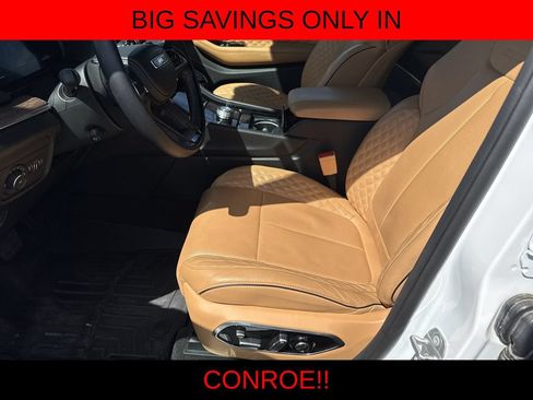 Used 2023 Jeep Grand Cherokee Summit w/ Adv Protech Group IV AWD/4WD image 12