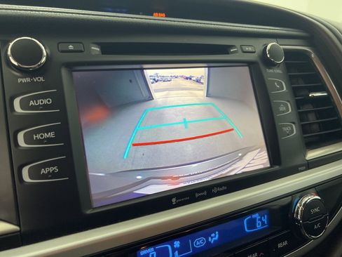 Used 2018 Toyota Highlander Plus image 13