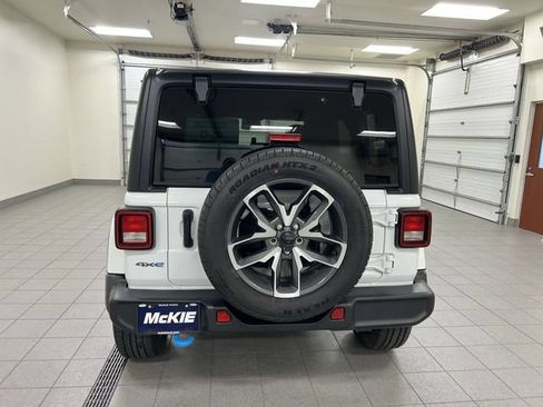 Used 2024 Jeep Wrangler Unlimited AWD/4WD image 5