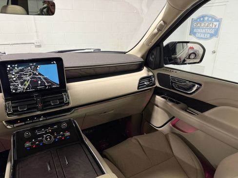 Used 2019 Lincoln Navigator L Reserve AWD/4WD image 21