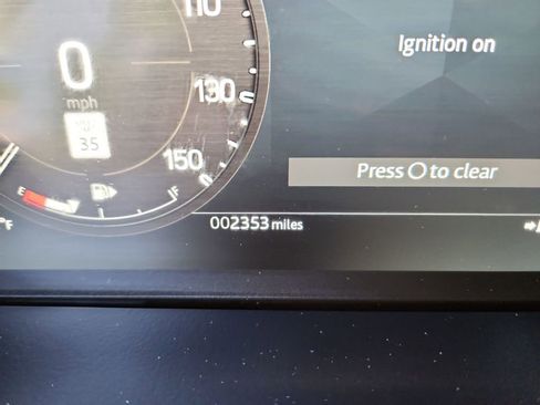 Used 2024 Land Rover Defender 110 V8 AWD/4WD image 19