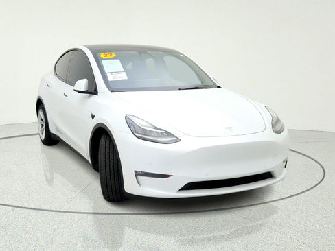 Used 2022 Tesla Model Y Long Range AWD/4WD image 5