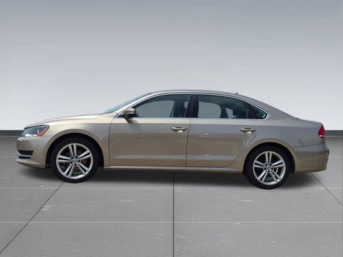 Used 2015 Volkswagen Passat TDI SE FWD image 3