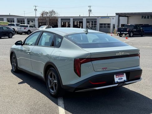 Used 2025 Kia K4 LXS image 6