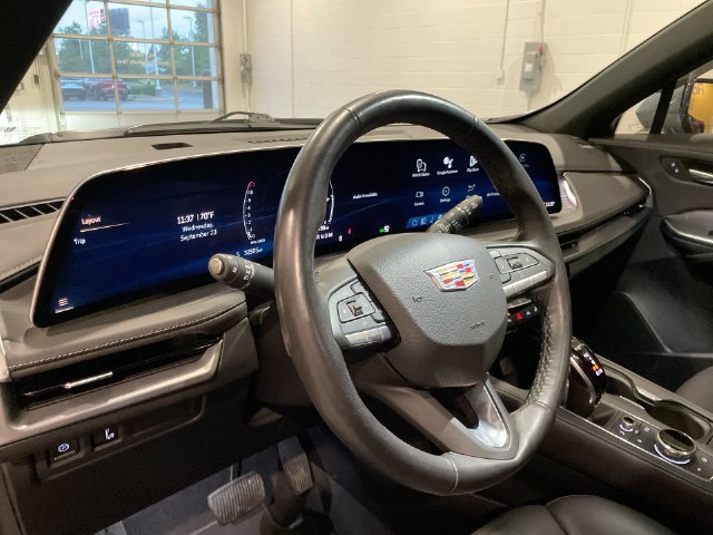 Certified 2025 Cadillac XT4 Premium Luxury w/ Cold Weather Package FWD image 16