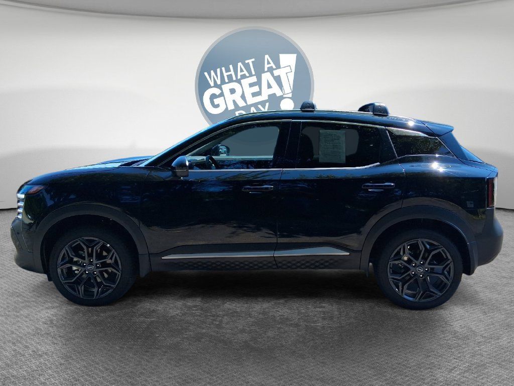 Used 2026 Nissan Kicks SR w/ SR Premium Package AWD/4WD image 7