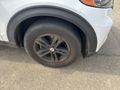 Certified 2020 Ford Explorer XLT image 17