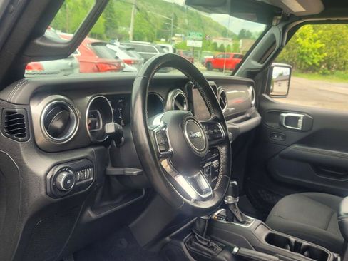 Used 2021 Jeep Wrangler Unlimited Sahara AWD/4WD image 13
