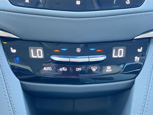 Used 2021 Cadillac XT5 Premium Luxury AWD/4WD image 16