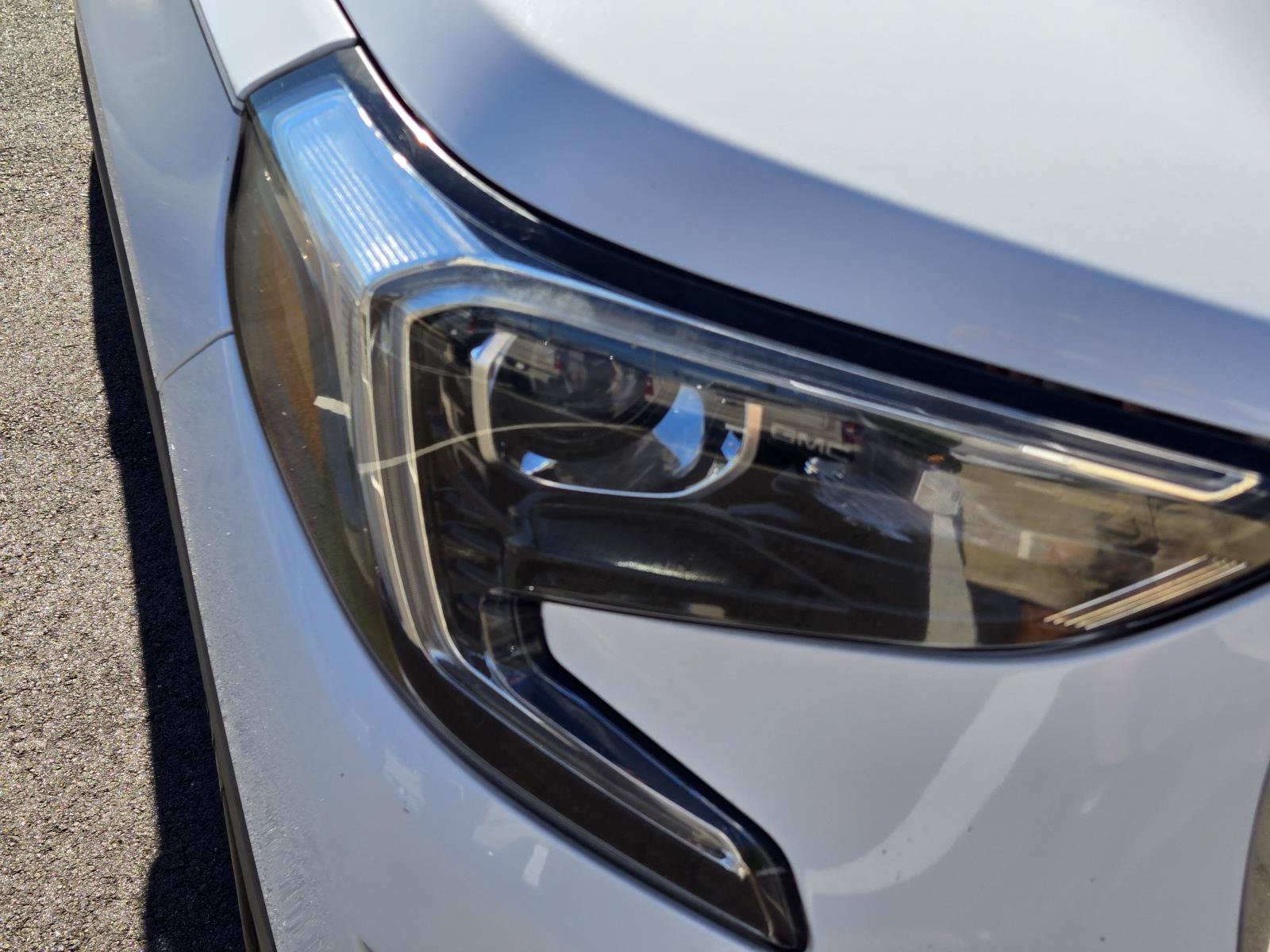 Used 2019 GMC Terrain SLT w/ Preferred Package FWD image 4