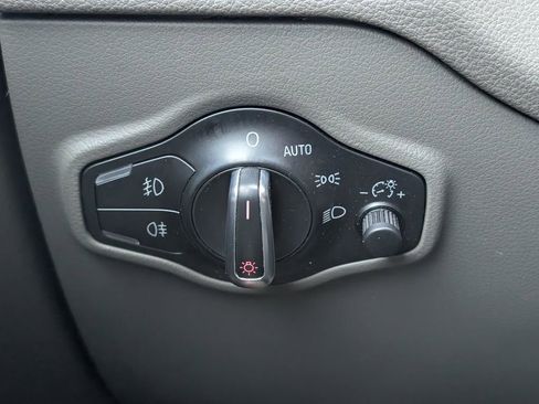 Used 2016 Audi Q5 2.0T Premium Plus w/ Technology Package image 27