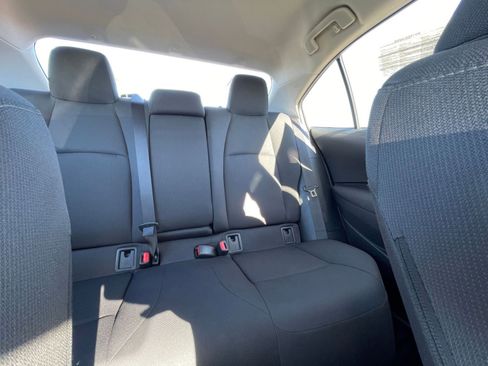 Used 2025 Toyota Corolla LE image 36