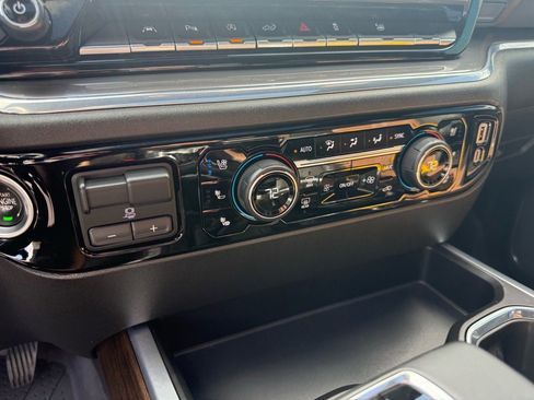 Used 2024 Chevrolet Silverado 1500 High Country w/ High Country Premium Package image 22