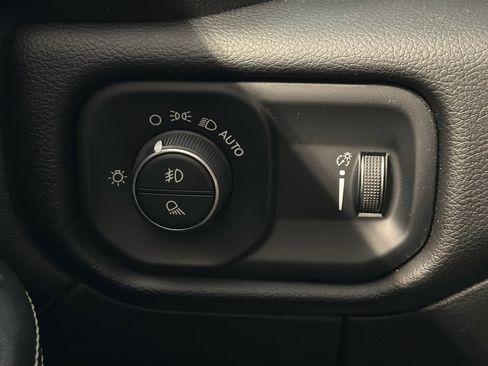 Used 2024 RAM 2500 Big Horn image 39